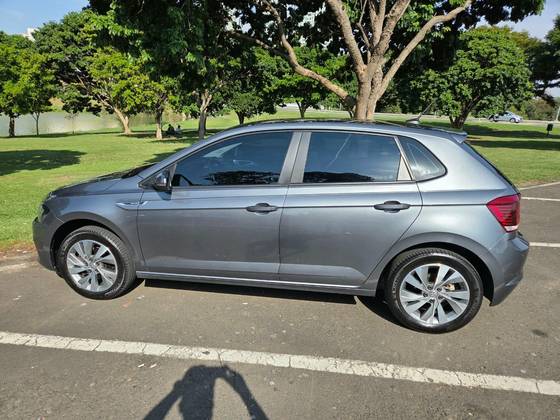 VOLKSWAGEN POLO 1.0 200 TSI HIGHLINE AUTOMÁTICO VOLKSWAGEN POLO 1.0 200 TSI HIGHLINE AUTOMÁTICO